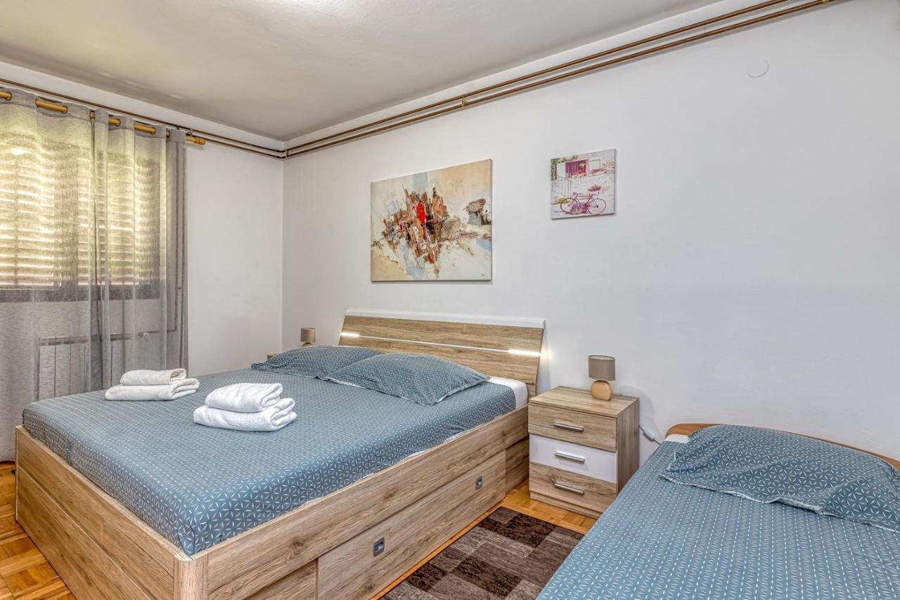 Emanuela With Private Pool Apartment Loborika Ngoại thất bức ảnh
