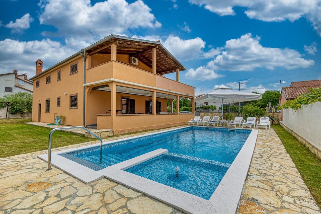 Emanuela With Private Pool Apartment Loborika Ngoại thất bức ảnh