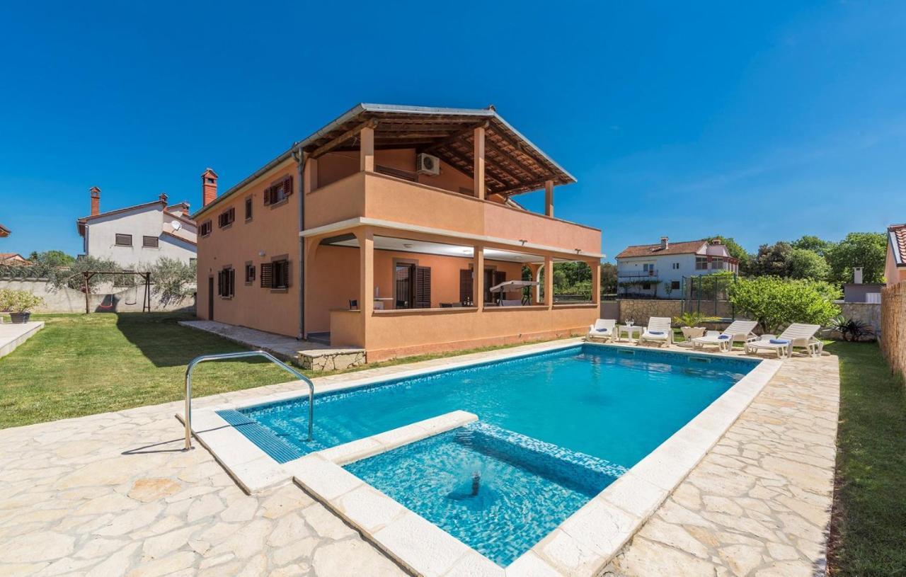 Emanuela With Private Pool Apartment Loborika Ngoại thất bức ảnh