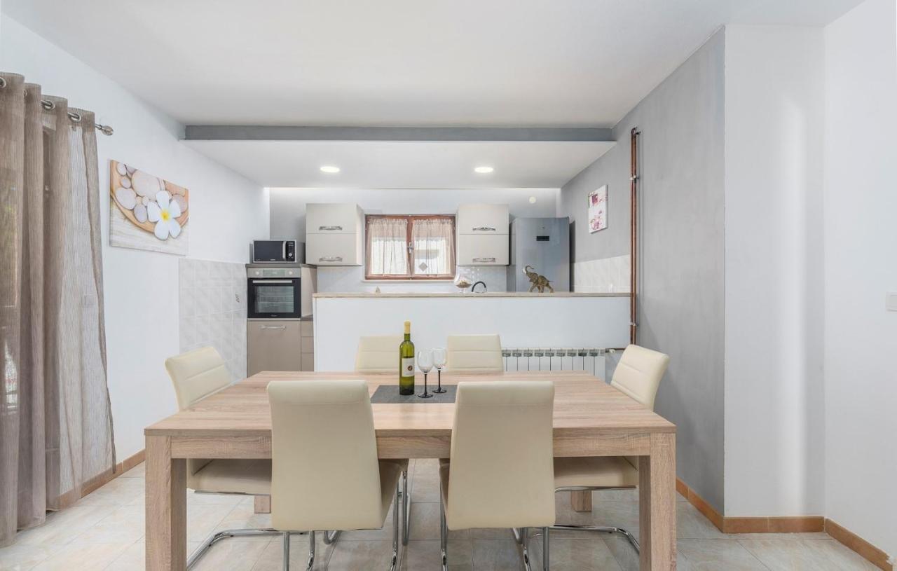 Emanuela With Private Pool Apartment Loborika Ngoại thất bức ảnh
