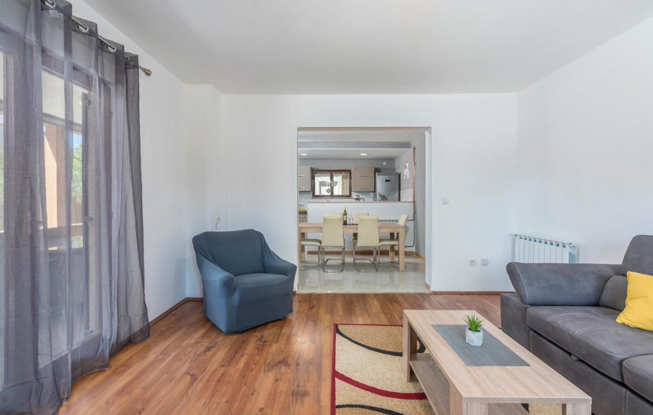 Emanuela With Private Pool Apartment Loborika Ngoại thất bức ảnh