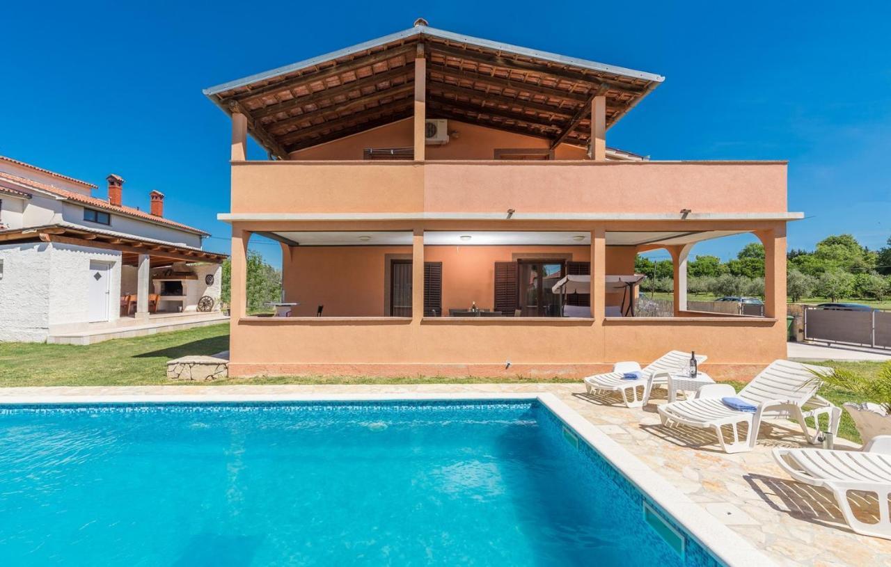 Emanuela With Private Pool Apartment Loborika Ngoại thất bức ảnh